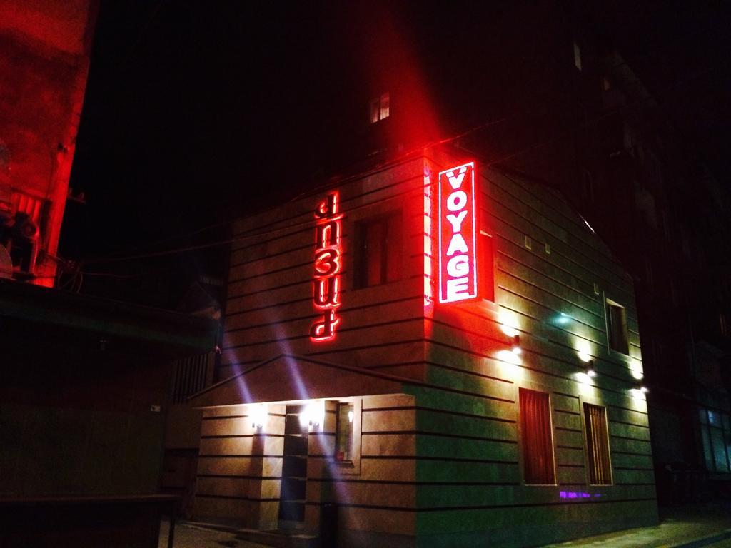 Voyage Hotel Erevan Esterno foto